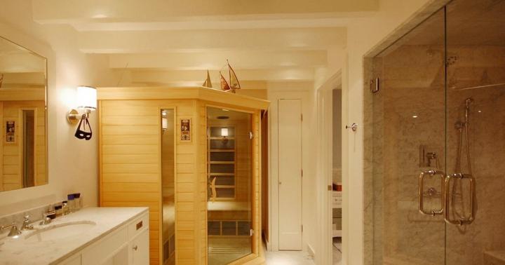 In che modo una sauna è diversa da un bagno?